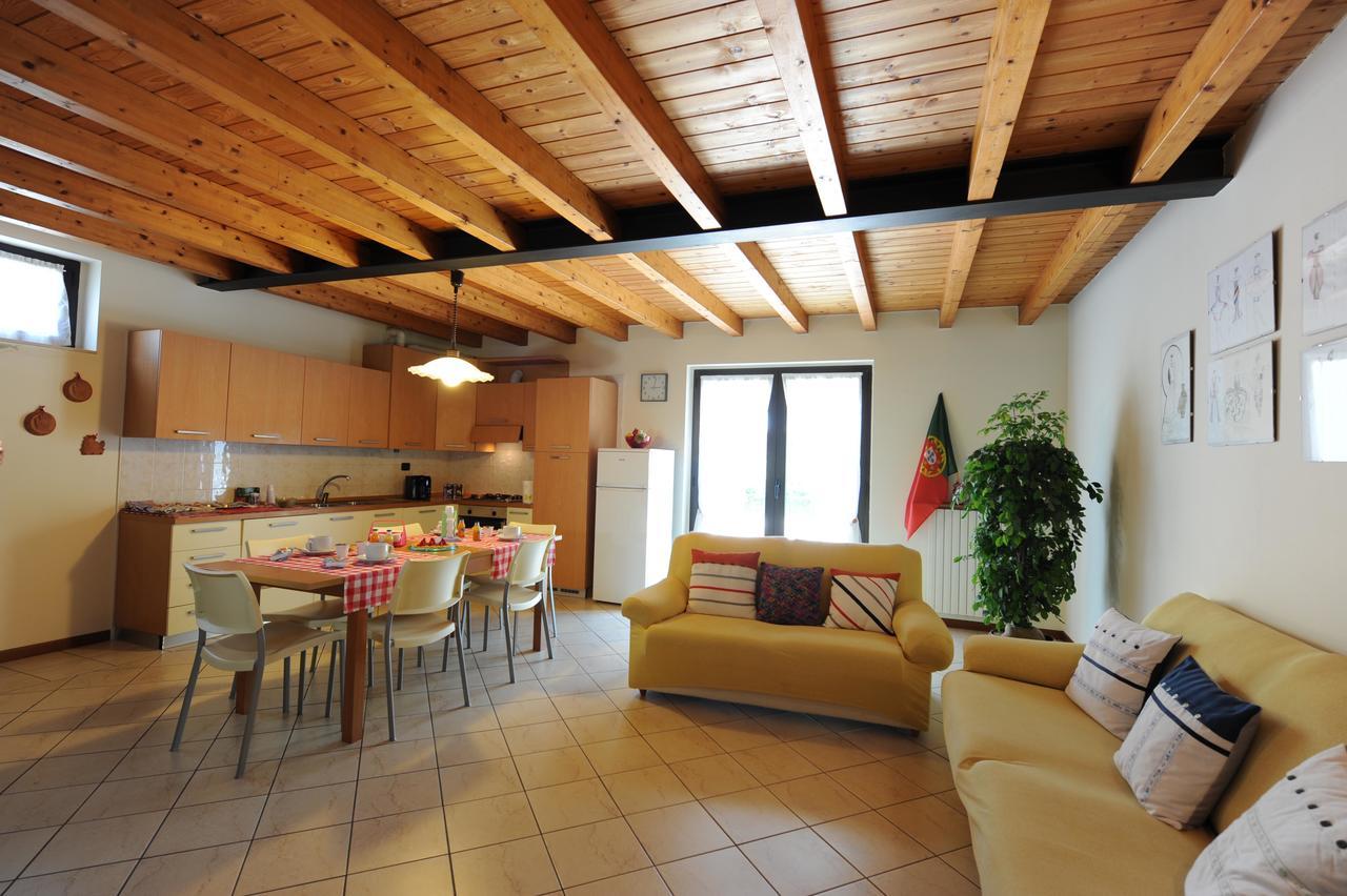 Casa Vacanze Dalmolin Hotel Valeggio sul Mincio Bagian luar foto